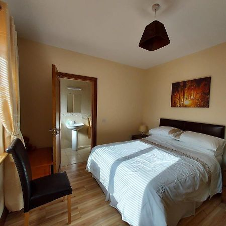 Bed and Breakfast Ros Na Gcloch Westport Esterno foto