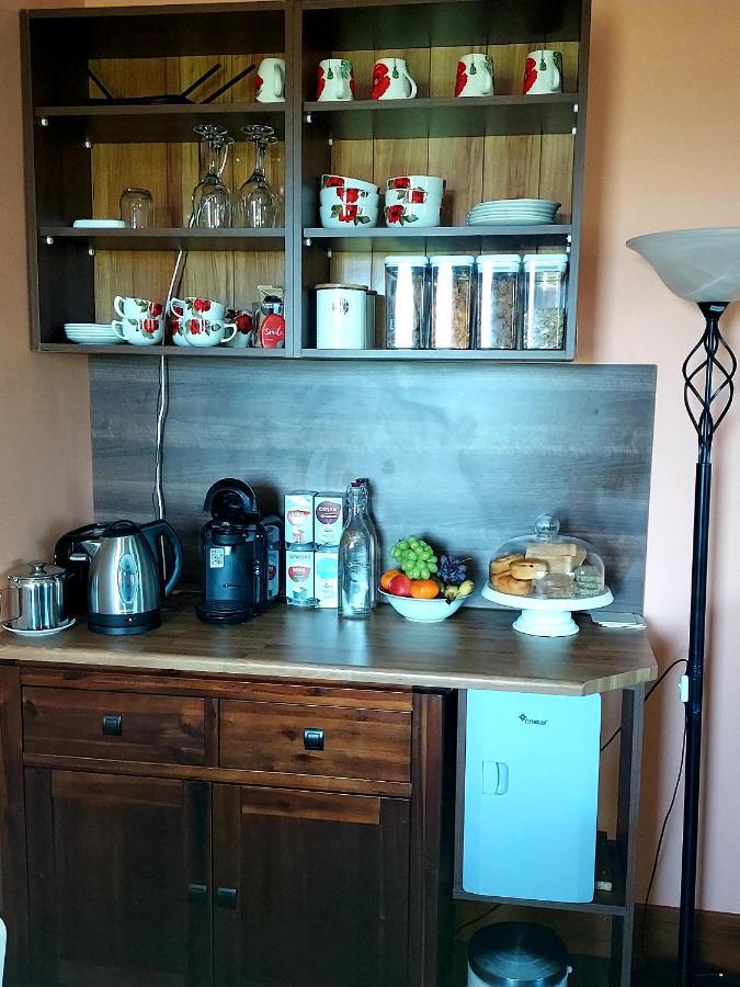 Bed and Breakfast Ros Na Gcloch Westport Esterno foto