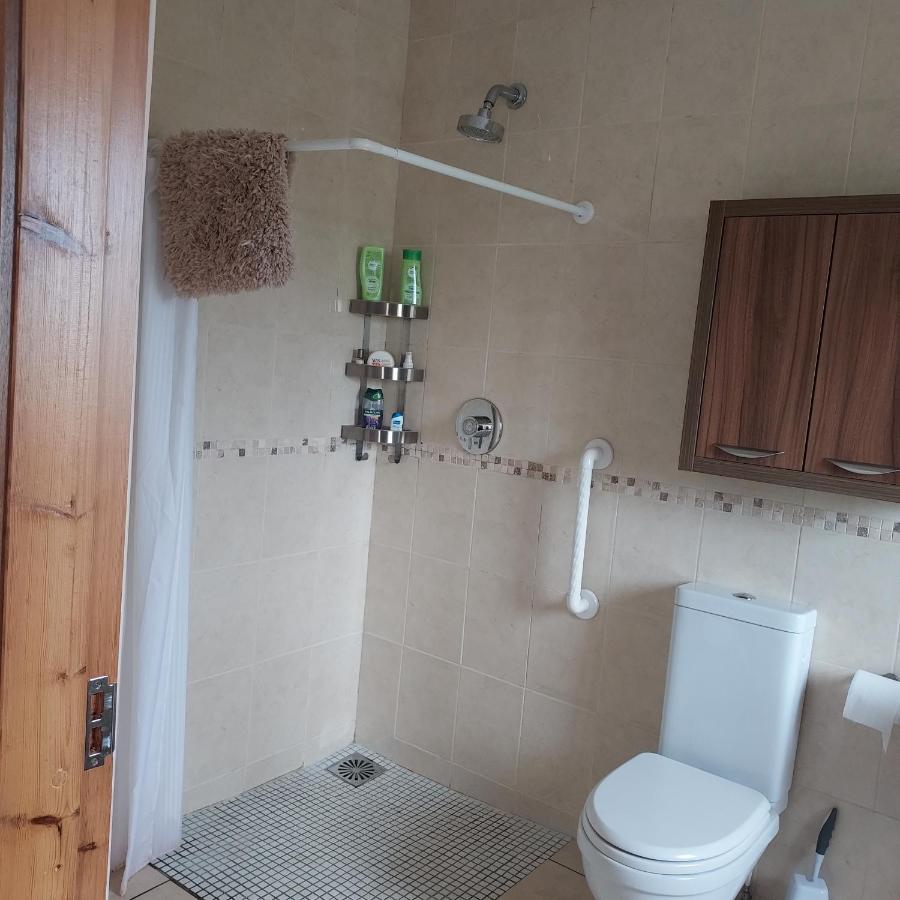 Bed and Breakfast Ros Na Gcloch Westport Esterno foto